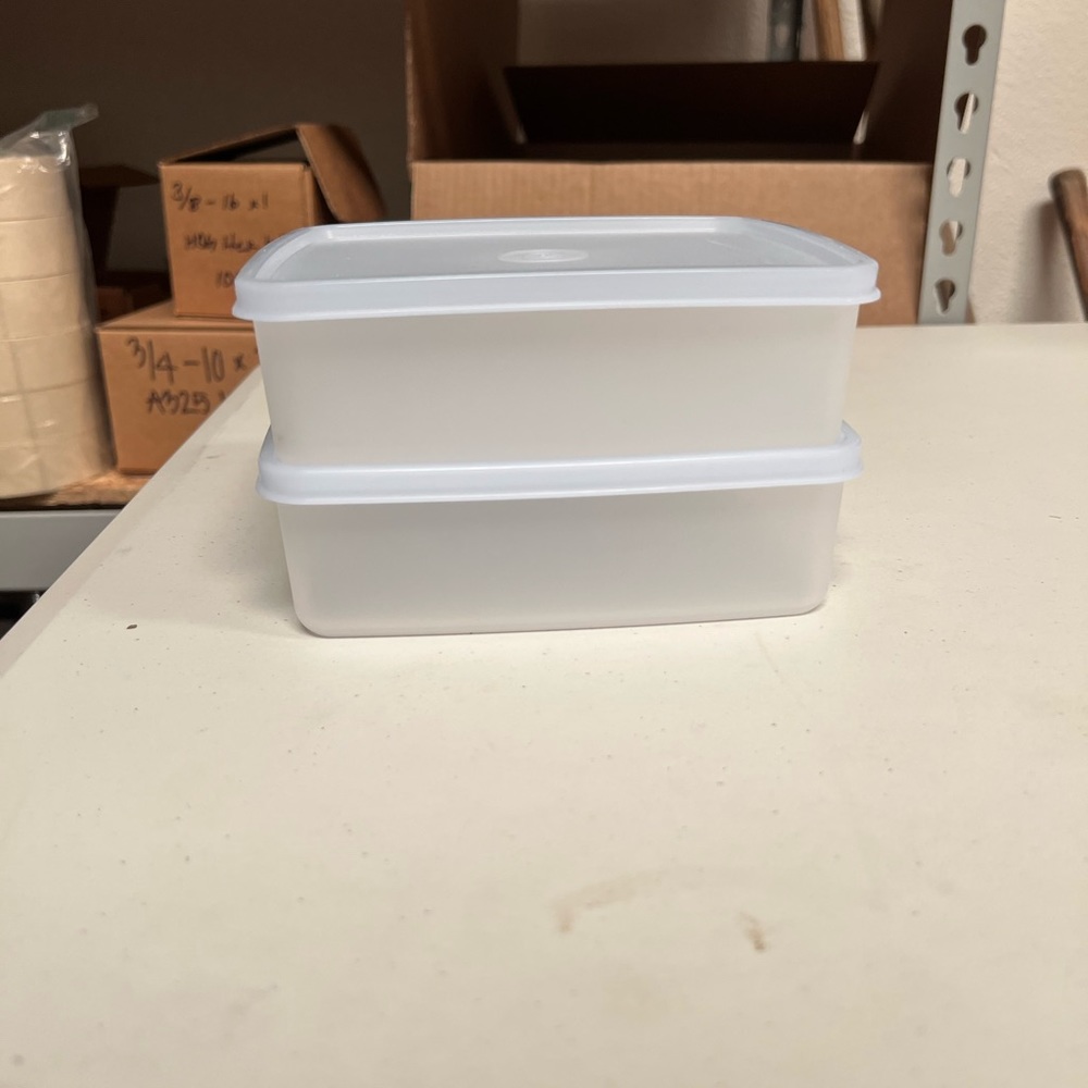 New Vintage Tupperware 2 Piece  Sandwich Keeper Set # 1458-5